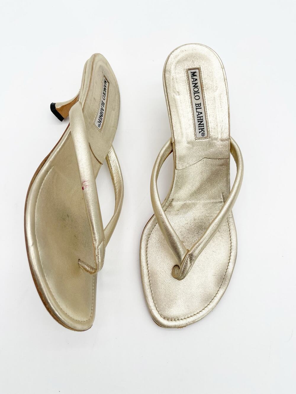 Manolo Blahnik Vintage Paterno Gold Leather Thong Kitten Heel Sandals IT 36.5